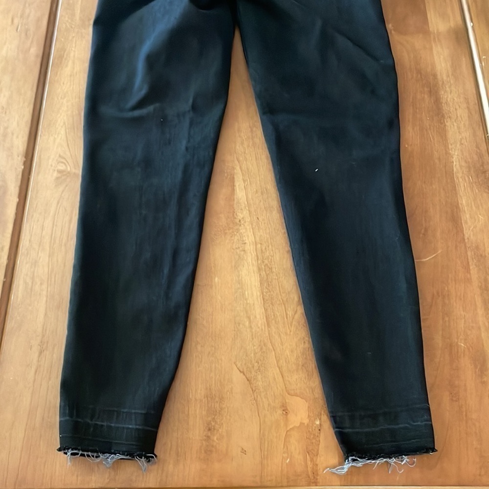 SPANX Distressed Jeans Size Medium - Picture 6 of 9